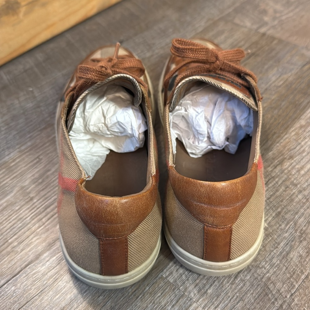 Burberry Sneakers - Picture 3 of 10